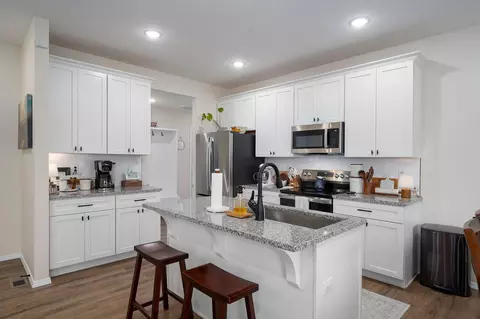 Kitchen - 3363 W Mccanse St, Springfield, MO 65803 photo 2 of 2