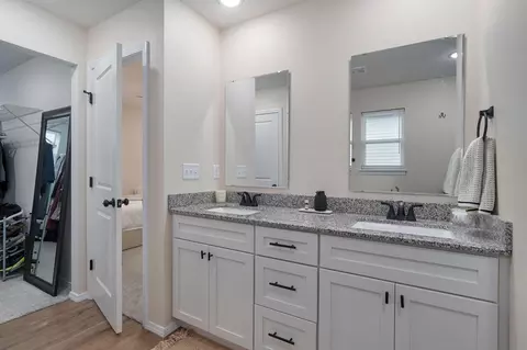 Entry Way - 3363 W Mccanse St, Springfield, MO 65803 photo 2 of 4