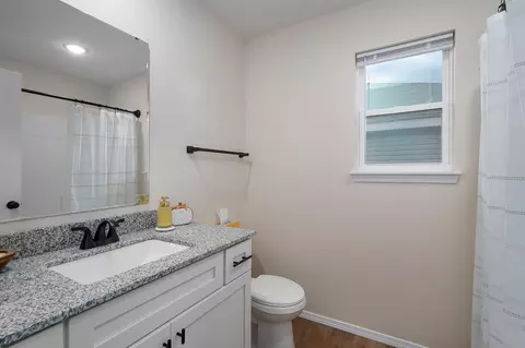 Bath - 3363 W Mccanse St, Springfield, MO 65803 photo 2 of 2
