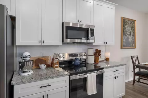 Kitchen - 3363 W Mccanse St, Springfield, MO 65803 photo 1 of 2