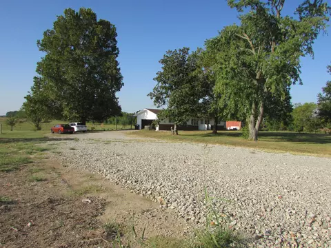 Exterior - 3250 E Hines St, Republic, MO 65738 photo 4 of 14