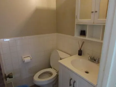 Bath - 3250 E Hines St, Republic, MO 65738 photo 2 of 2