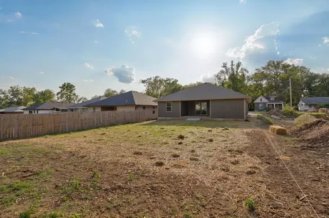 Exterior - 746 N Brown Ave, Springfield, MO 65802 photo 3 of 4