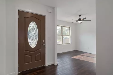 Entry Way - 746 N Brown Ave, Springfield, MO 65802 photo 2 of 2