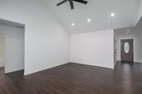 Living - 746 N Brown Ave, Springfield, MO 65802 photo 2 of 4