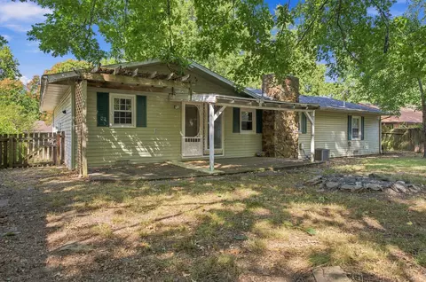 Exterior - 3012 W Countryside Dr, Springfield, MO 65807 photo 5 of 8