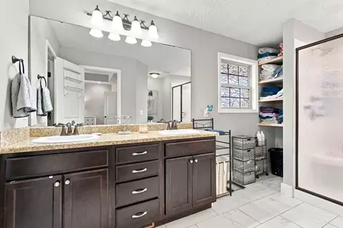 Bath - 1807 E Costa Mesa Ct, Ozark, MO 65721 photo 1 of 3