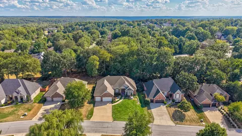 View/Area - 4294 E Berkeley St, Springfield, MO 65809 photo 1 of 2
