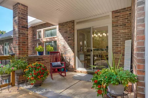 Exterior - 4294 E Berkeley St, Springfield, MO 65809 photo 6 of 20