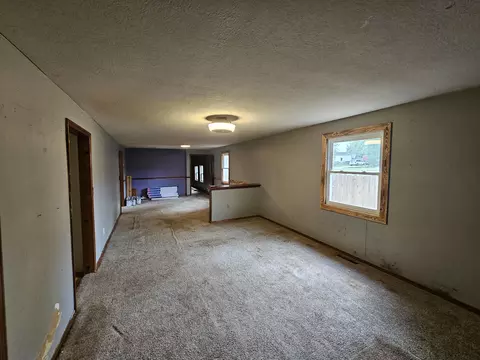 Living - 292 S Oak Ave, Sparta, MO 65753 photo 2 of 2