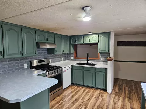 Kitchen - 292 S Oak Ave, Sparta, MO 65753 photo 4 of 4