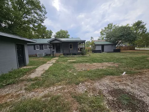Exterior - 292 S Oak Ave, Sparta, MO 65753 photo 6 of 9
