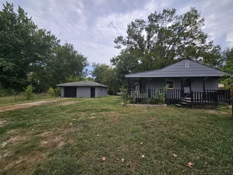 Exterior - 292 S Oak Ave, Sparta, MO 65753 photo 5 of 9