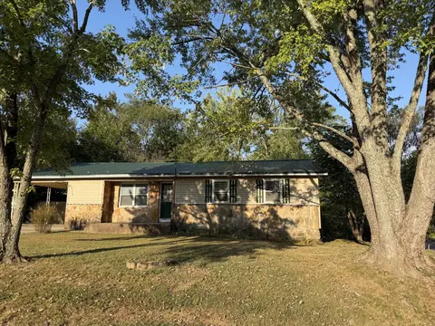 Exterior - 310 E 4th St, Mountain View, MO 65548 photo 2 of 12