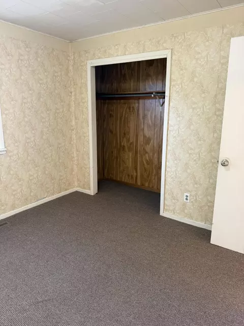 Bedroom - 310 E 4th St, Mountain View, MO 65548 photo 2 of 8