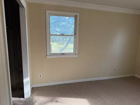 Bedroom - 310 E 4th St, Mountain View, MO 65548 photo 6 of 8