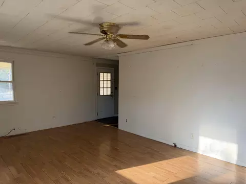 Living - 310 E 4th St, Mountain View, MO 65548 photo 3 of 3