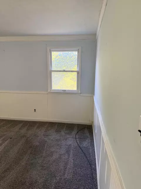Bedroom - 310 E 4th St, Mountain View, MO 65548 photo 5 of 8