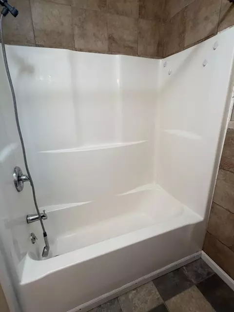 Bath - 310 E 4th St, Mountain View, MO 65548 photo 4 of 4