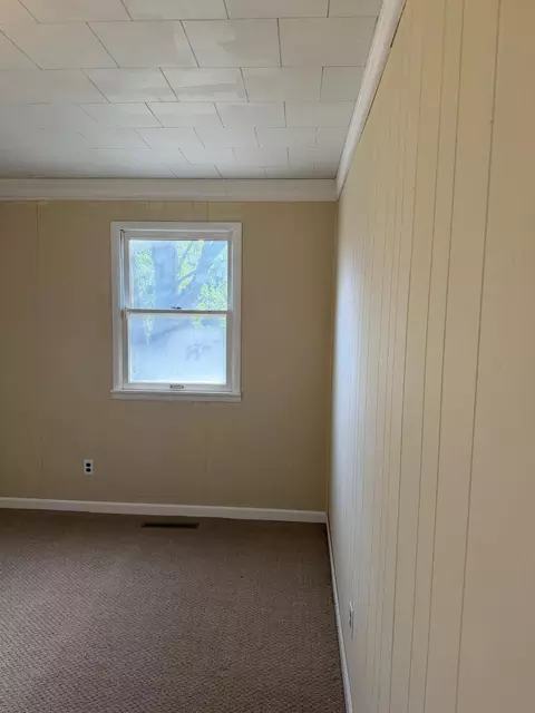Bedroom - 310 E 4th St, Mountain View, MO 65548 photo 7 of 8