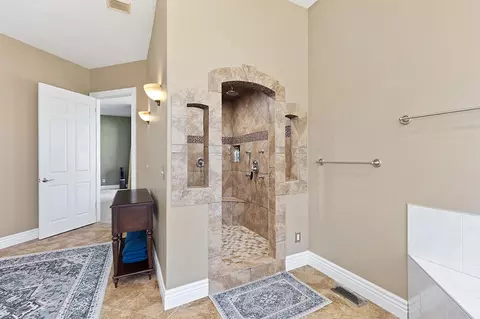Bath - 7479 W Persimmon Ct, Willard, MO 65781 photo 2 of 6