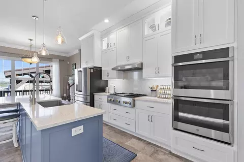 Kitchen - 7479 W Persimmon Ct, Willard, MO 65781 photo 2 of 7