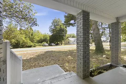 Exterior - 107 N Public Ave, Clever, MO 65631 photo 4 of 8