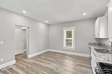 Entry Way - 107 N Public Ave, Clever, MO 65631 photo 3 of 3