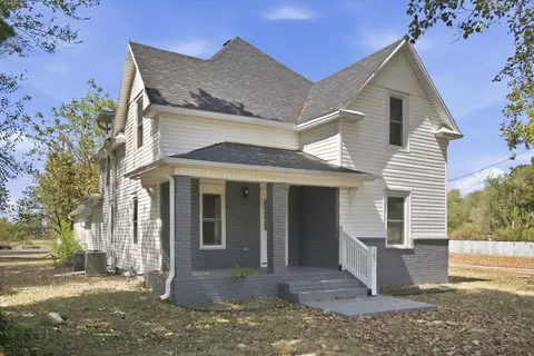 Exterior - 107 N Public Ave, Clever, MO 65631 photo 2 of 8