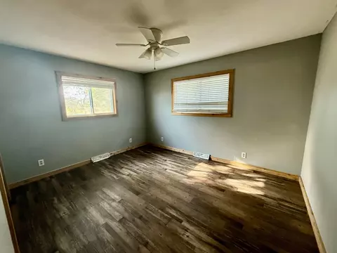 Bedroom - 605 State Highway 76, Exeter, MO 65647 photo 2 of 4