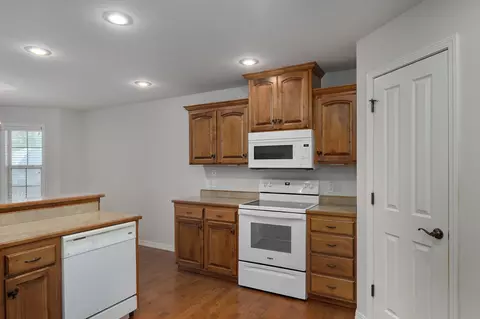 Kitchen - 736 N Allison St, Nixa, MO 65714 photo 4 of 4