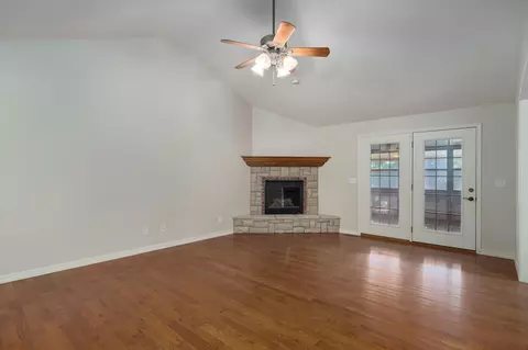 Living - 736 N Allison St, Nixa, MO 65714 photo 4 of 4