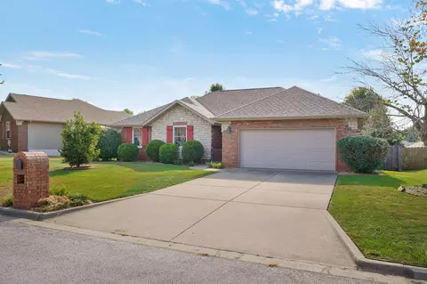 Exterior - 736 N Allison St, Nixa, MO 65714 photo 3 of 14