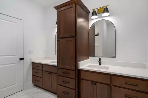 Bath - 3045 E Heritage St, Republic, MO 65738 photo 3 of 4