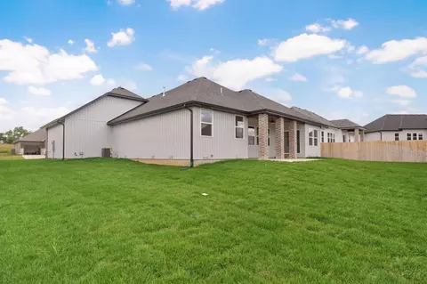 Exterior - 3045 E Heritage St, Republic, MO 65738 photo 8 of 9