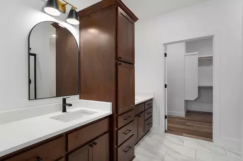 Bath - 3045 E Heritage St, Republic, MO 65738 photo 1 of 4