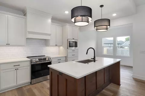 Kitchen - 3045 E Heritage St, Republic, MO 65738 photo 3 of 4
