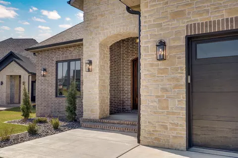 Exterior - 5072 E Ferdinand Ct, Springfield, MO 65802 photo 5 of 11