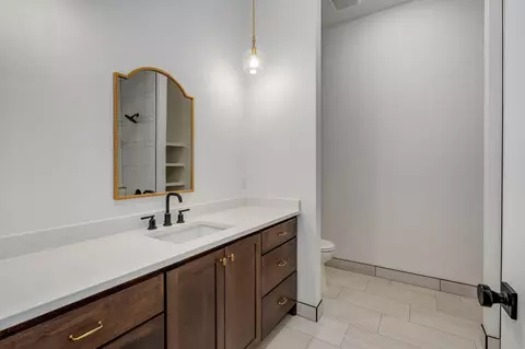 Bath - 5072 E Ferdinand Ct, Springfield, MO 65802 photo 6 of 8