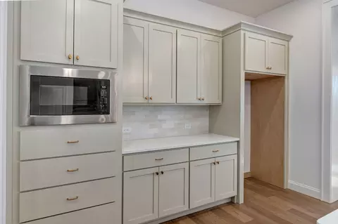 Kitchen - 5072 E Ferdinand Ct, Springfield, MO 65802 photo 1 of 3