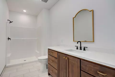 Bath - 5072 E Ferdinand Ct, Springfield, MO 65802 photo 8 of 8