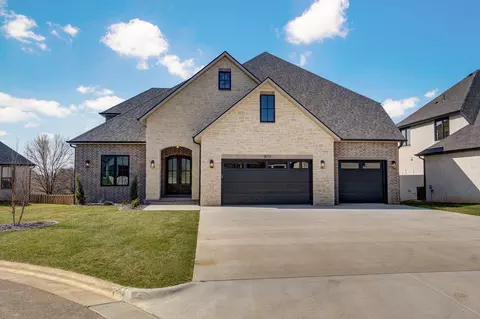 Exterior - 5072 E Ferdinand Ct, Springfield, MO 65802 photo 2 of 11