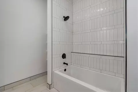 Bath - 5072 E Ferdinand Ct, Springfield, MO 65802 photo 7 of 8