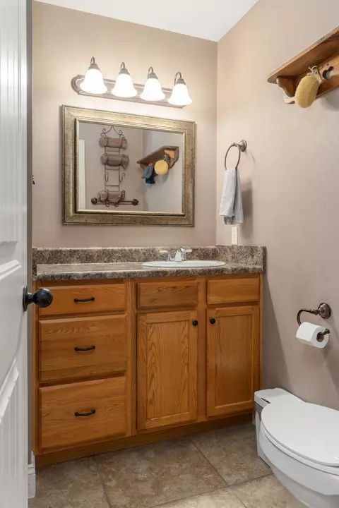 Bath - 309 Vista Dr, Marshfield, MO 65706 photo 1 of 3