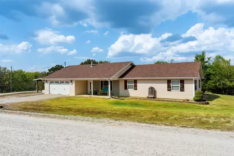 Exterior - 309 Vista Dr, Marshfield, MO 65706 photo 4 of 5
