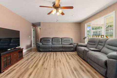 Living - 309 Vista Dr, Marshfield, MO 65706 photo 3 of 3
