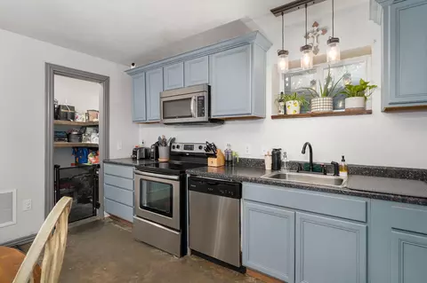 Kitchen - 3127 State Highway A, Crane, MO 65633 photo 3 of 3