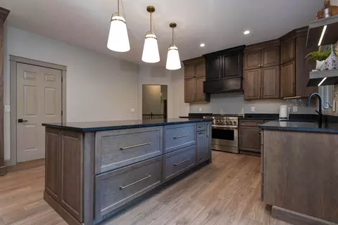 Kitchen - 4946 S Bellhurst Ave, Springfield, MO 65804 photo 4 of 7