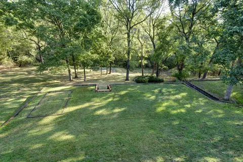 Exterior - 4946 S Bellhurst Ave, Springfield, MO 65804 photo 4 of 11