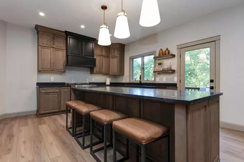 Kitchen - 4946 S Bellhurst Ave, Springfield, MO 65804 photo 5 of 7